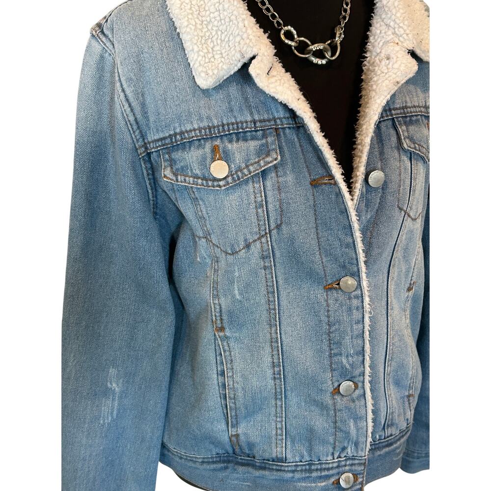 Jade & Ivory Womens L Light Wash Distressed Sherpa Lined Denim Jacket Cozy EUC - Picture 2 of 10